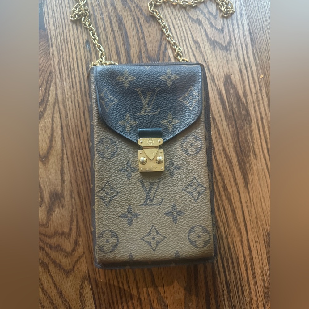Louis Vuitton Monogram Canvas Pochette Phone Case Crossbody Bag